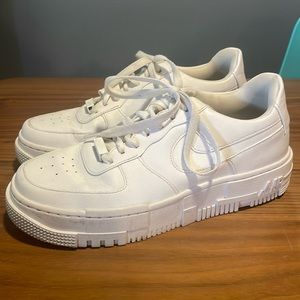 Nike Air Force 1’s. Color: white. 8.5 size but run big more like 9-9.5 unisex